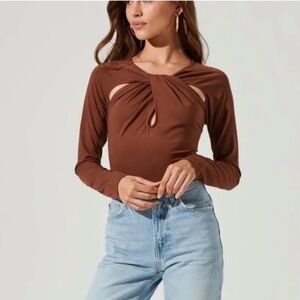 Astr Twist-Front Cutout Long Sleeve Bodysuit - Brown